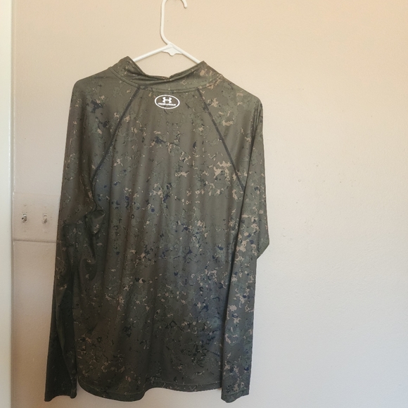 Under Armour long sleeve (🌵FOR BUNDLES ONLY) - Picture 2 of 4